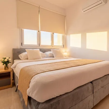 The Grand Marina Apartament Larnaca